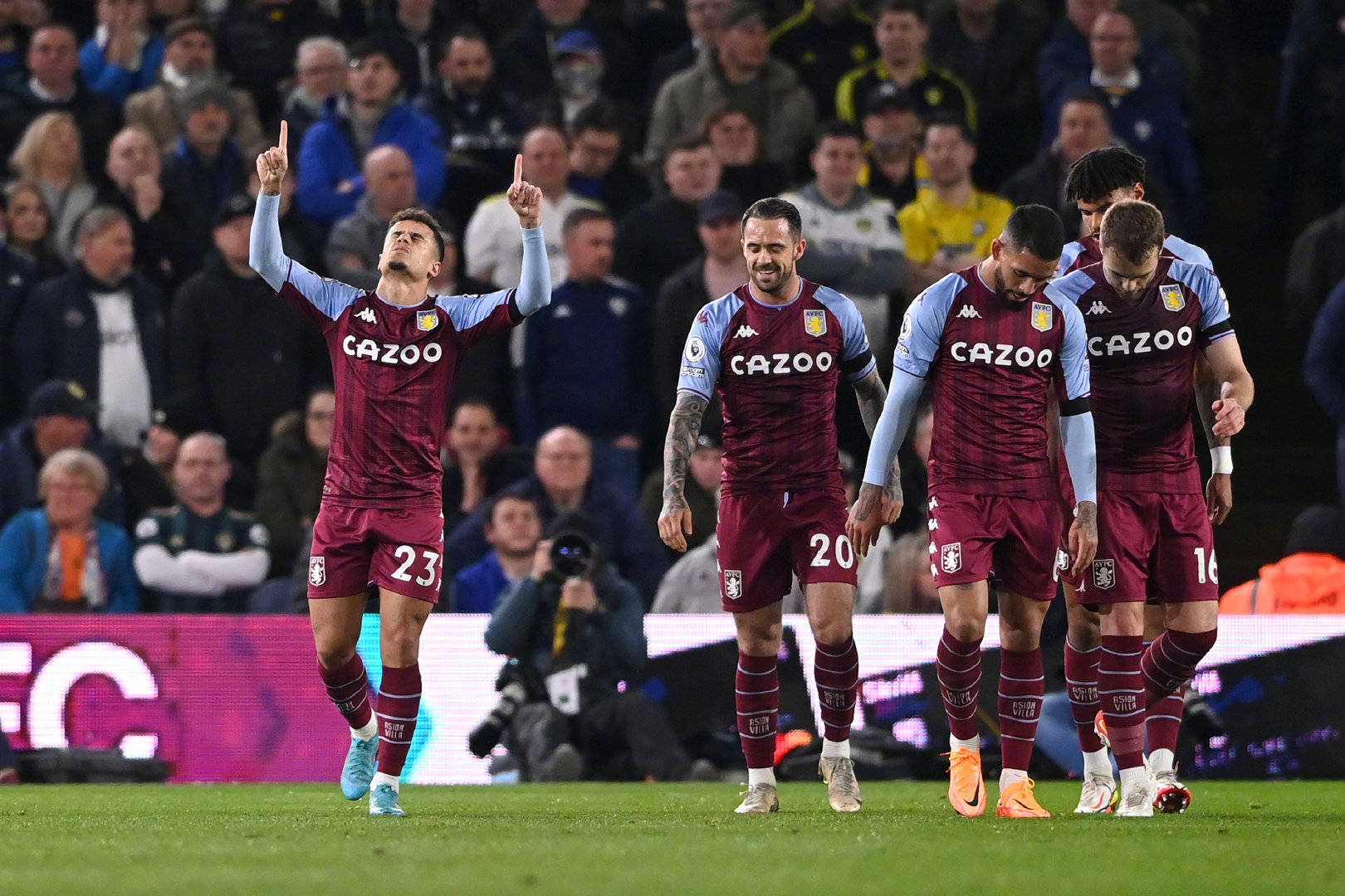 輕的足球聯 輕的足球聯