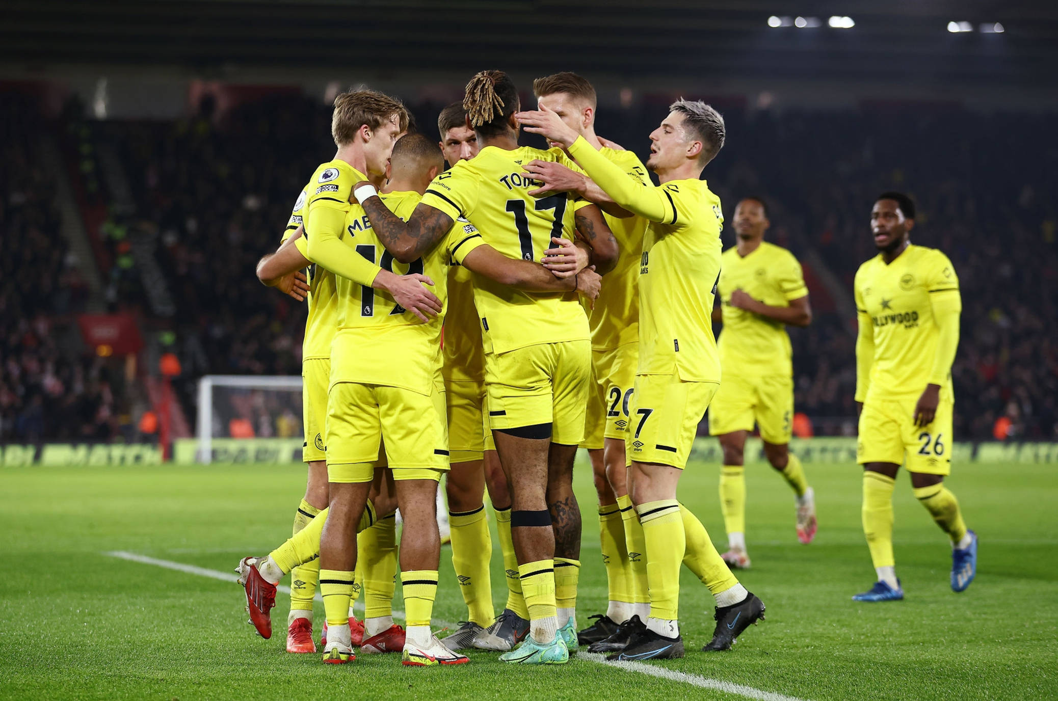 备受瞩目的 备受瞩目的